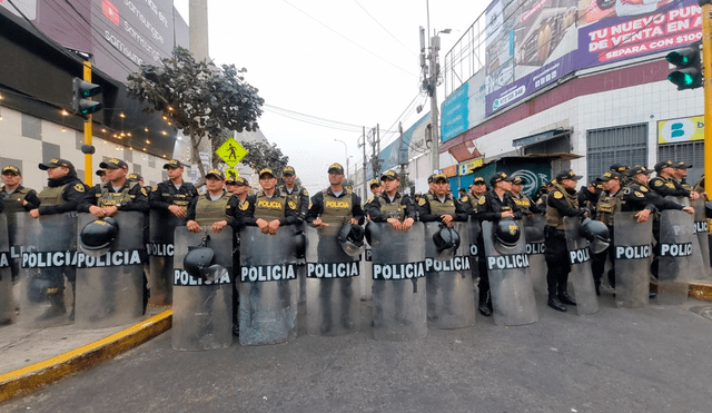 Más de un millar de efectivos policiales se han hecho presentes en Las Malvinas. Foto: La República/Jessica Merino/Video: La República