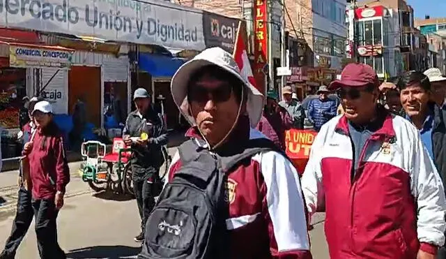 Los ciudadanos del Puno marchan y acatan huelga indefinida. Foto y video: Liubomir Fernández/La República