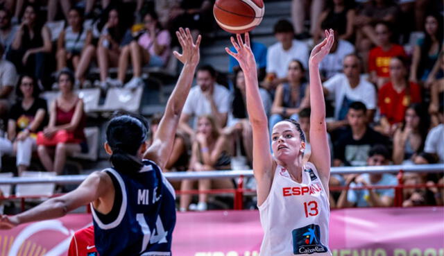 Inés Noguero fue clave para España con 11 puntos y 3 triples. Foto: FIBA