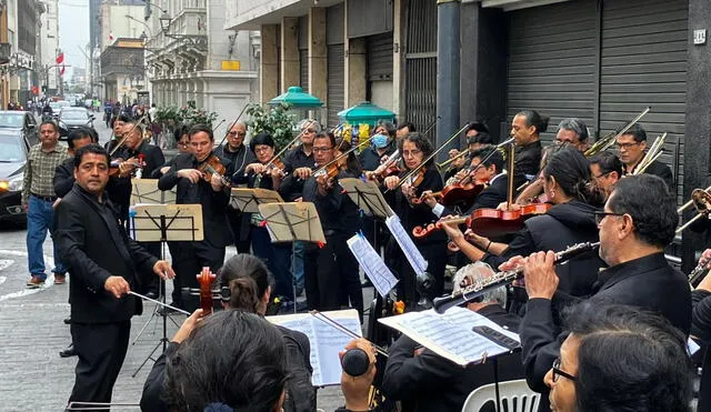 Los trabajadores decidieron realizar una protesta temática y mostraron su arte. Foto: Omar Coca / URPI-LR