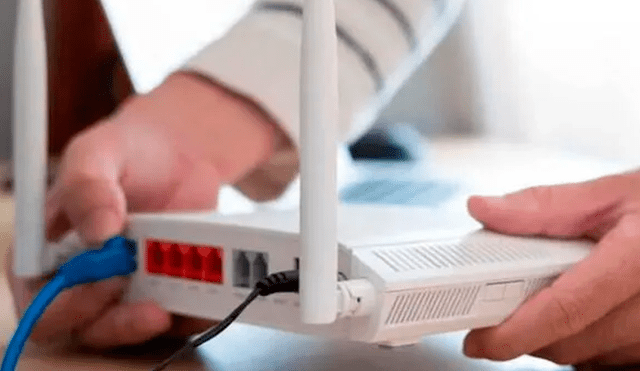 Qué mejora más la WiFi de casa: reciclar un router viejo, usar un