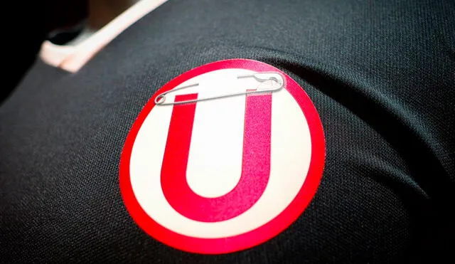 El escudo de la 'U' en su nueva equipación luce con un imperdible. Foto: Universitario