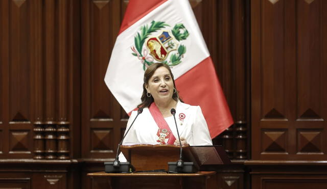 Dina Boluarte se encuentra en el Congreso de la República. Foto: Antonio Melgarejo/LR