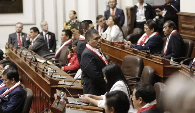 Parlamentarios rechazaron presencia de la presidenta Boluarte. Foto: Antonio Melgarejo/ La República