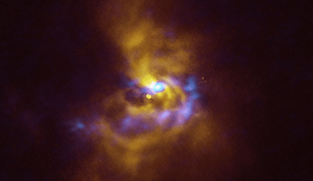 Los cúmulos de polvo alrededor de una estrella podrían colapsar para formar un planeta gigante. Foto: ESO