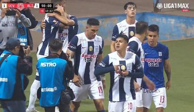 El futbolista fue uno de los más aplaudidos por los hinchas de Alianza Lima. Foto: captura de Liga 1 Max