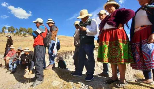 agricultores denuncian la desidia e inacción de las autoridades y funcionarios, para frenar las consecuencias de los fenómenos climáticos. Foto: Andina