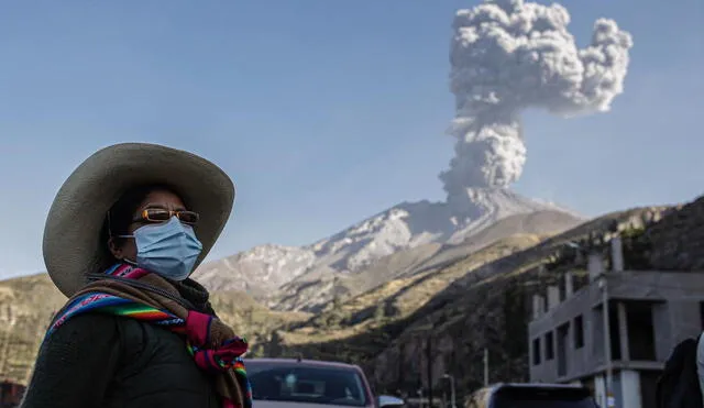 Cenizas. Una de las últimas explosiones produjo una columna de cenizas de 2.5 kilómetros. Foto: La República