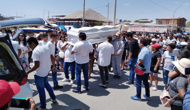 Familiares exigen justicia para muerte de escolar. Foto: Almendra Ruesta / URPI-LR