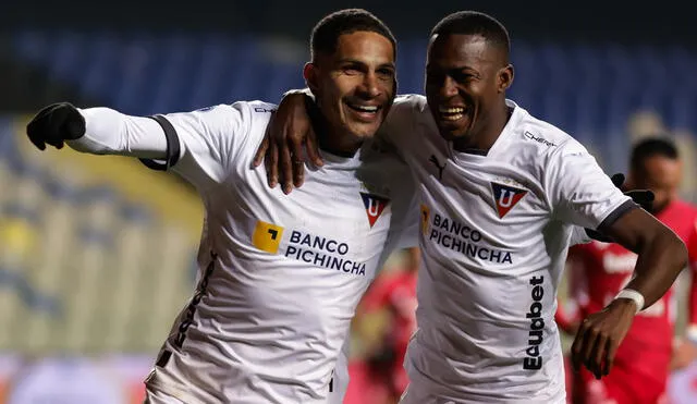 Paolo Guerrero fue titular y jugó hasta los 89 minutos con LDU. Foto: EFE