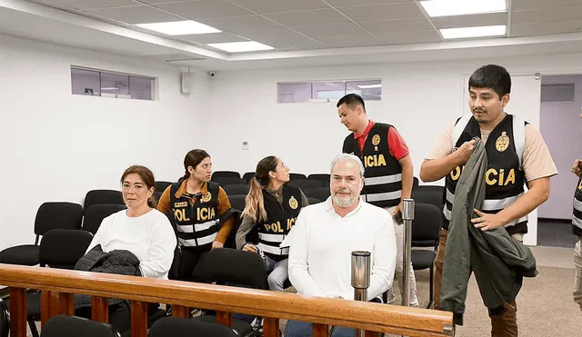 Mauricio Fernandini y Sada Goray fueron trasladados a la carceleta de la Fiscalía. Foto: Poder Judicial