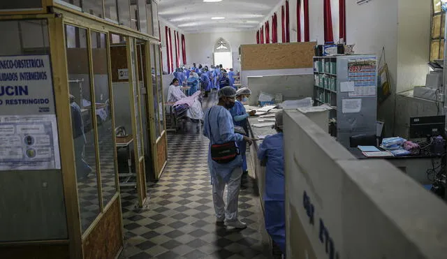 En espera. Pacientes del hospital Goyeneche son afectados por infrestructura deficiente.