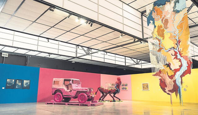 ‘El Jeep de Barbie’. La muestra va por todo el espectro de colores con piezas emblemáticas. Foto: Difusión