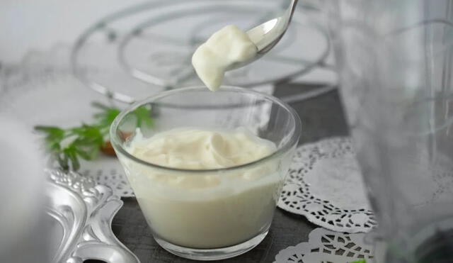 La mayonesa casera es preferida por quienes no desean gastar en una preparada. Foto: Mundo Sano