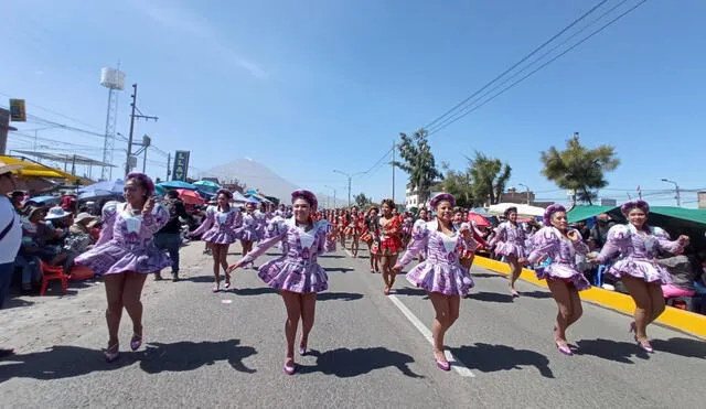 Demostración. Grupos de saya participaron en corso del Cono Norte en Cerro Colorado.