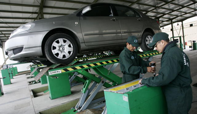 No tener una revisión técnica vigente es sancionado con el internamiento del carro. Foto: MTC