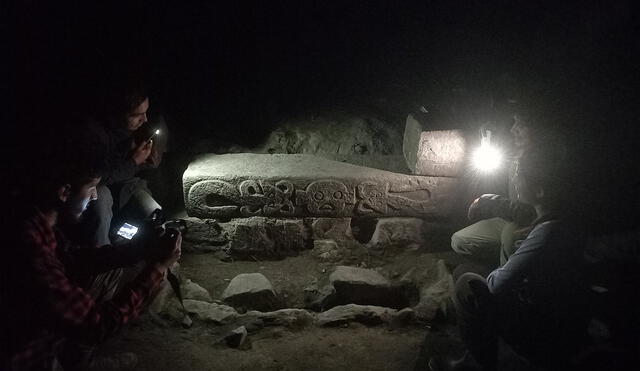 ENIGMA PÉTREO. Uno de los bloques desenterrado muestra la más antigua iconografía andina.
