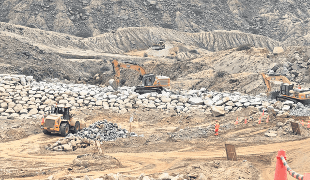 Descontento. Tras visita a las obras para dar solución integral para evitar daños por el FEN, la comisión especial del Congreso no quedó conforme con lo visto. Foto: difusión