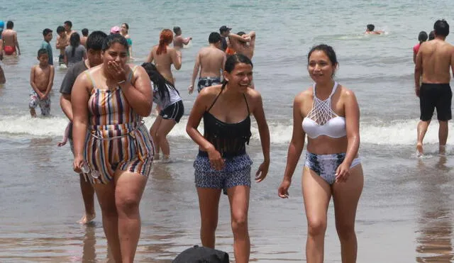 Las playas presentaron muchos visitantes. Foto: Andina