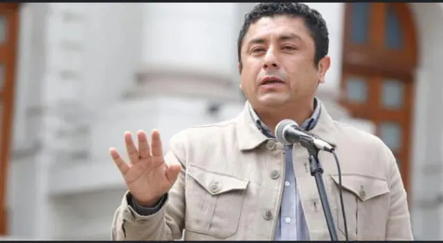 Los detenidos son Francisco Jaime Jara Aguirre y Yul Osterlin Valdivia Beteta, pero el parlamentario negó una vinculación con ellos. Foto: Congreso - Video: RPP