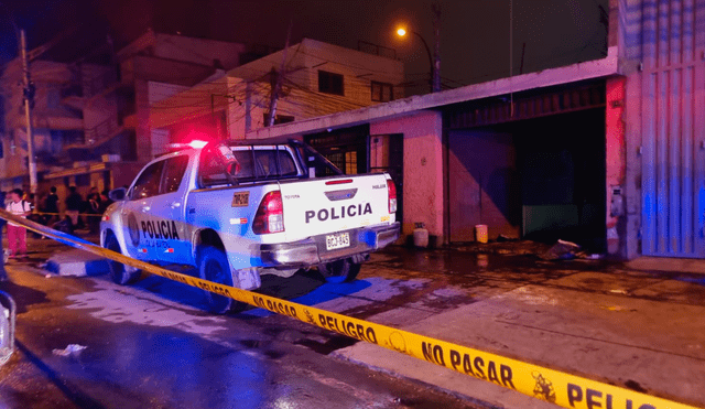 La víctima fue identificada como José Auqui Cárdenas, de 55 años, y al parecer se encontraba descansando cuando se produjo el incendio. Foto:  Bárbara Mamani/ La República| Video: Bárbara Mamani/ La República