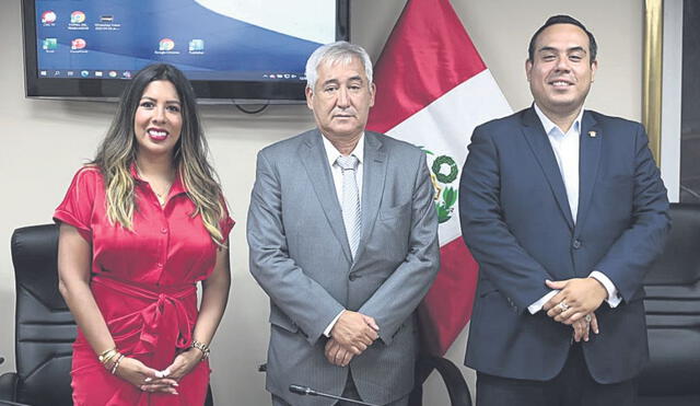 Directiva. José Elías (presidente), Rosselli Amuruz (vicepresidenta) y José Jerí (secretario). Foto: difusión