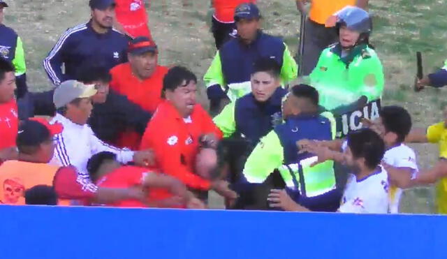 Pelea. Golpes y patadas entre representantes de dos equipos cusqueños el fin de semana.