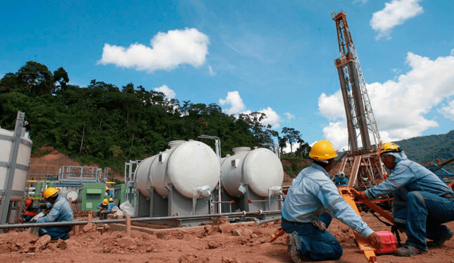 Planta petroquímica. La urea es uno de los principales fertilizantes fabricados con gas natural. Foto: difusión Foto: La República