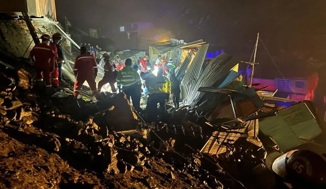 Los bomberos, vecinos y familiares intensifican la búsqueda del menor. Foto: difusión.