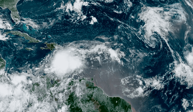 Imagen satelital de la tormenta tropical Franklin. Foto: NOAA