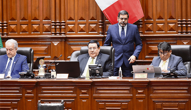 Blindaje. Desde ambos bandos, el fujimorismo y el cerronismo secundan al controvertido presidente del Congreso, Alejandro Soto. Foto: difusión