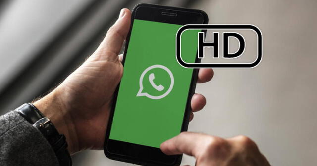 Ahora no es necesario instalar apps de terceros para enviar videos en HD a través de WhatsApp. Foto: composición LR/El País/PNGWing