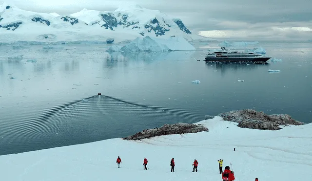 Se estima que en Antártida puede haber hasta 1.000 personas en invierno y 10.000 en verano. Foto: Pixabay