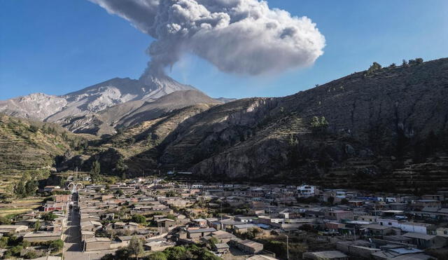 Proceso eruptivo. Esta semana, el Ubinas registró numerosas emisiones y explosiones.