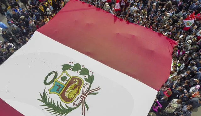 Ceremonia. Ayer se celebró el aniversario de Tacna. En procesión de la bandera hubo pobladores que esperaron a Dina Boluarte para mostrar su rechazo.