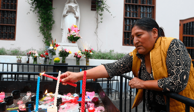 El 'pozo de los deseos' es un lugar conocido de peregrinación cada 30 de agosto. Foto: Andina