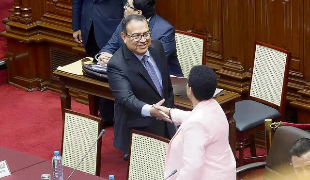 Confianza. Alberto Otárola fue bien recibido ayer en el Congreso. Todo indica que tendrá el respaldo para las facultades normativas. Foto: difusión