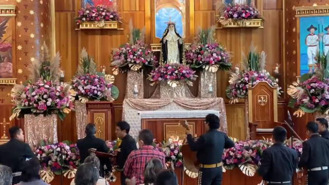 Mariachis le rinden honores a Santa Rosa de Lima en México. Foto: captura/Facebook
