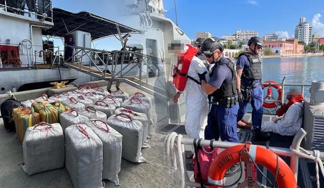 Los 3 ciudadanos venezolanos ya se encuentran a disposición de las autoridades de Puerto Rico. Foto: composición LR/Guardia Costera