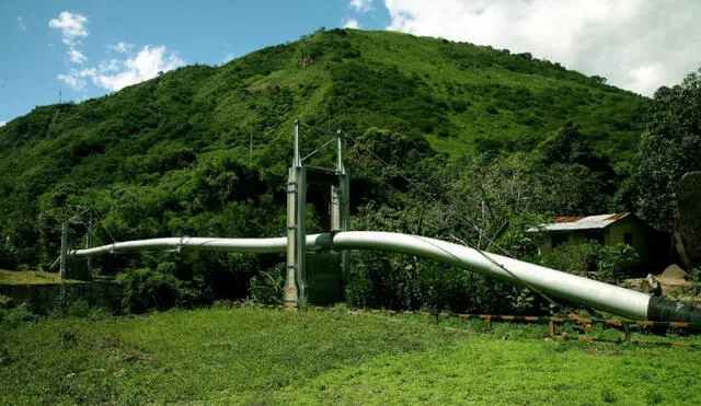 Por ley, los ciudadanos no pueden transitar sin autorización dentro de los 12,5 metros de distancia del oleoducto. Foto: Andina