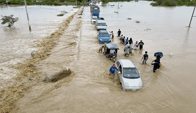 El dato. Se anuncia que en los próximos dos meses puede llegar El Niño y sus posibles desastres a nuestro país, que ya antes ha sido muy golpeado por este evento porque no logra. Foto: Clinton Medina/La República