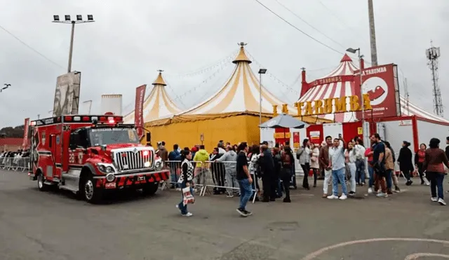 Los bomberos llegaron al circo La Tarumba tras accidente. Foto: Twitter/Paola Pejoves