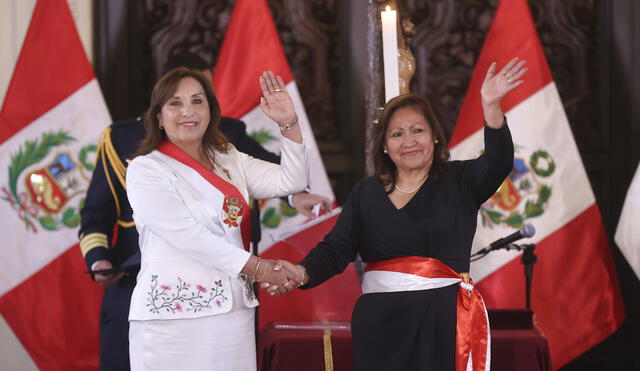 Presidenta Dina Boluarte juramentó a Choquehuanca como nueva ministra de Producción. Foto: La República