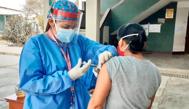 El Minsa ha decidido solo aplicar la vacuna bivalente en Perú. Foto: Andina