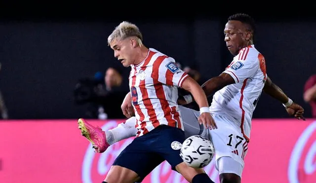 Advíncula no podrá jugar ante Brasil en la siguiente fecha. Foto: Agencias