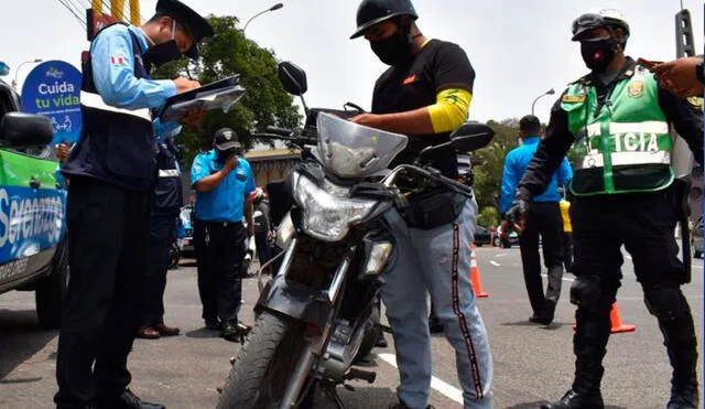 Conoce cuáles son las municipalidades habilitadas para entregar brevetes de motos. Foto: TV Perú