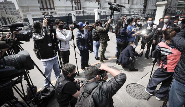 Ofrecen 40 becas para periodistas peruanos. (Foto: La República)