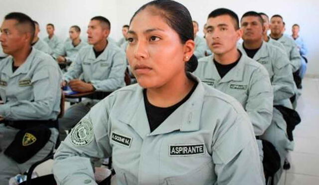Curso de agente penitenciario dirigido para hombres y mujeres del Perú. Foto: Andina
