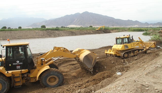 Los trabajos para descolmatar ríos y quebradas mitigarán desbordes por El Niño. Foto: La República