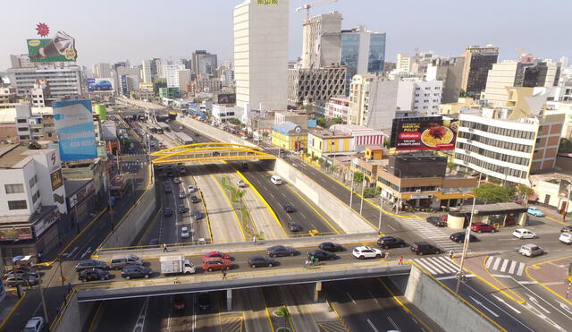 Julio Velarde destacó que la economía peruana ha enfrentado una especie de "confinamiento" debido a las lluvias y sequías. Foto: Andina